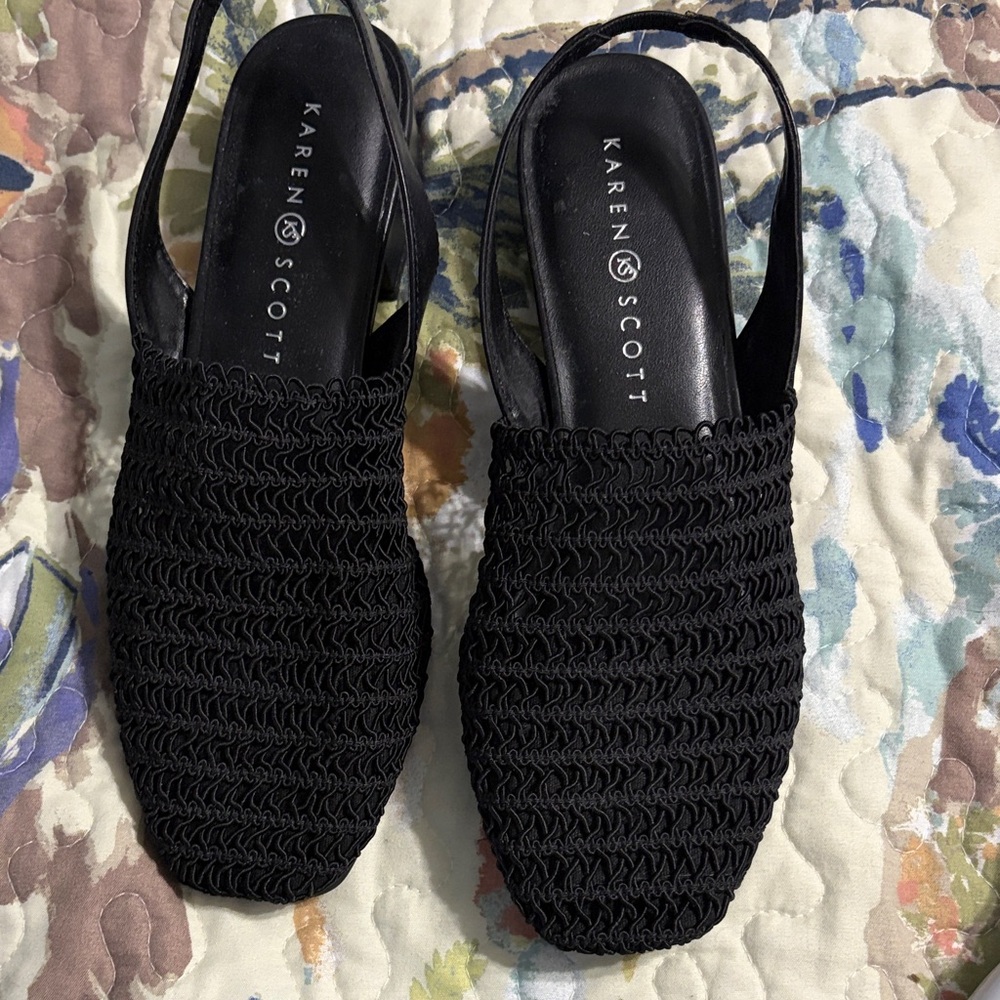Karen Scott Women's Black Woven Flats
